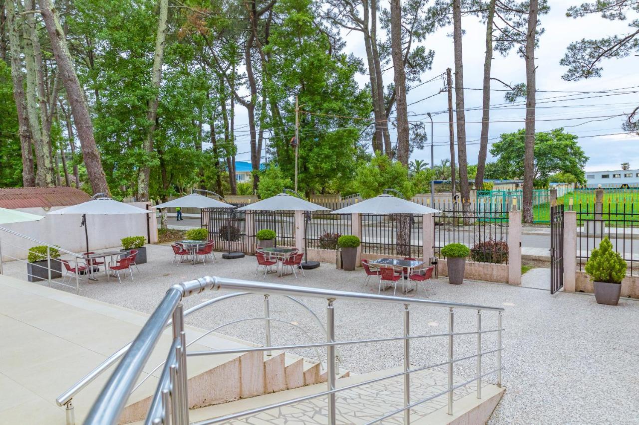 Gageta Hotel Ureki Buitenkant foto
